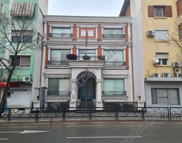 Three storey villa for office for rent very close to the center of  Tirana, Albania (TRR-1217-37d)